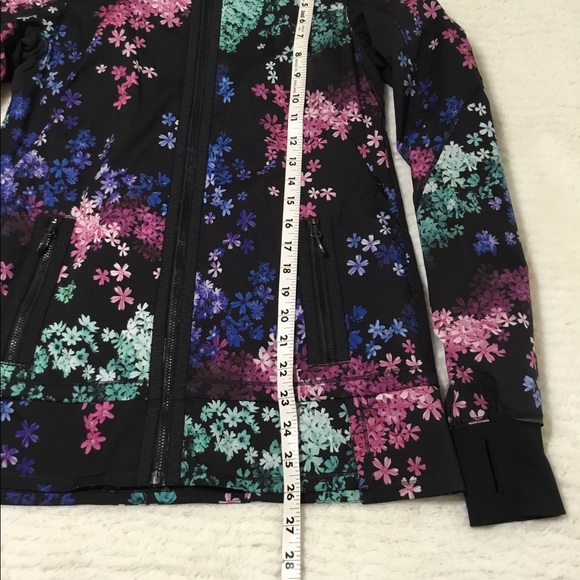 Lululemon Run: Bandit Jacket Sz.4 - Picture 7 of 10